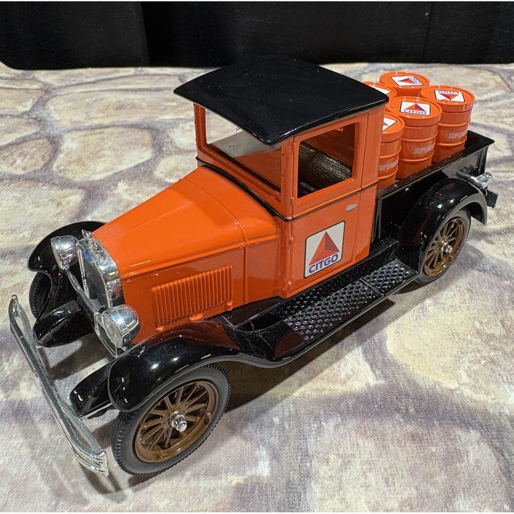 Liberty Classics 1:30 1937 Ahrens-Fox Firetruck Bank Die-Cast Red Model 3283